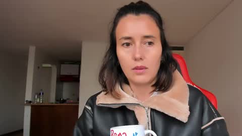 Snapshot of zoe_jeane_beker chatting on 02-14-25, 10:04 ZOE online show from 02-14-25, 10:04