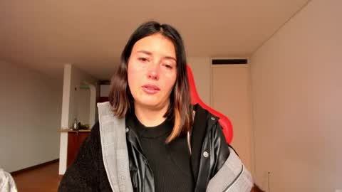 Snapshot of zoe_jeane_beker chatting on 02-20-25, 10:37 ZOE online show from 02-20-25, 10:37