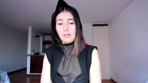 Snapshot of zoe_jeane_beker chatting on 02-25-25, 12:14 ZOE online show from 02-25-25, 12:14