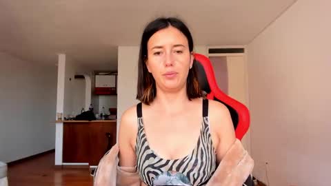 Snapshot of zoe_jeane_beker chatting on 03-09-25, 08:52 ZOE online show from 03-09-25, 08:52