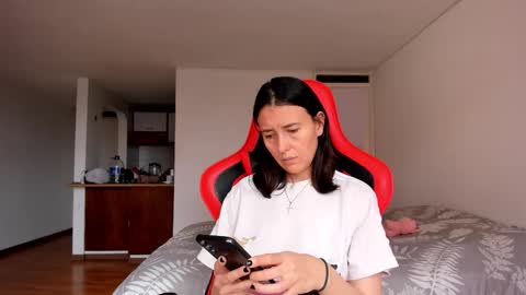 Snapshot of zoe_jeane_beker chatting on 09-08-25, 08:41 ZOE online show from 09-08-25, 08:41