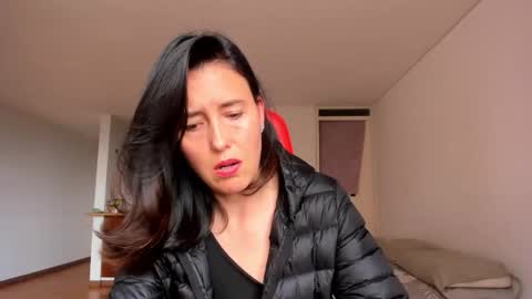 Snapshot of zoe_jeane_beker chatting on 10-25-25, 08:25 ZOE online show from 10-25-25, 08:25