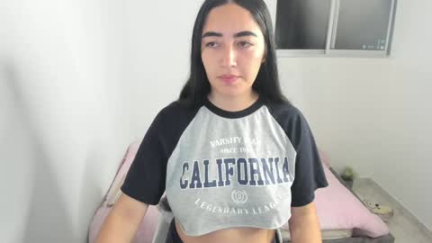 zoe_jones7 online show from 01-12-25, 04:52