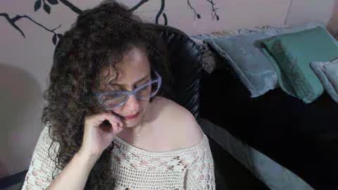 Snapshot of zoe_koller chatting on 10-19-25, 12:11 Zoe Koller online show from 10-19-25, 12:11