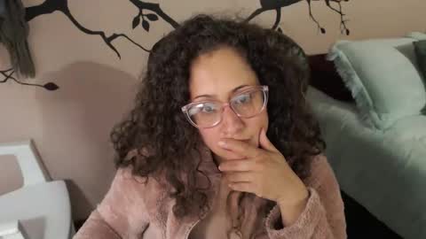 Snapshot of zoe_koller chatting on 11-11-25, 10:43 Zoe Koller online show from 11-11-25, 10:43