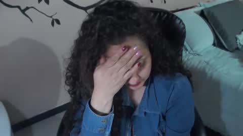 Snapshot of zoe_koller chatting on 11-28-25, 01:19 Zoe Koller online show from 11-28-25, 01:19