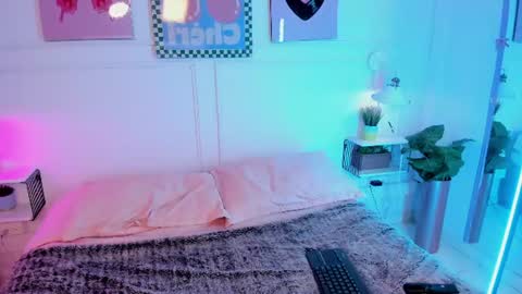 Snapshot of zoe_lynch_ chatting on 06-15-26, 12:18 Zoe Lynch online show from 06-15-26, 12:18