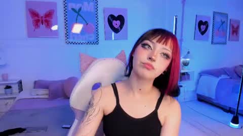 Snapshot of zoe_lynch_ chatting on 06-26-26, 12:20 Zoe Lynch online show from 06-26-26, 12:20