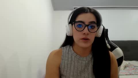 Zoe online show from 01-19-26, 04:16