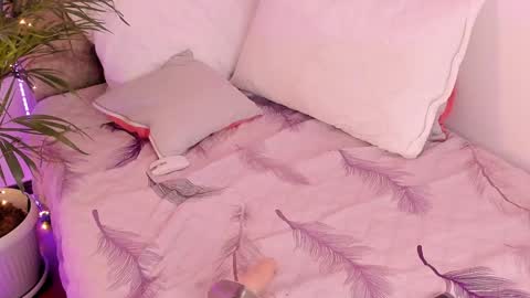 Snapshot of zoe_monn chatting on 02-06-25, 08:23 Zoe online show from 02-06-25, 08:23