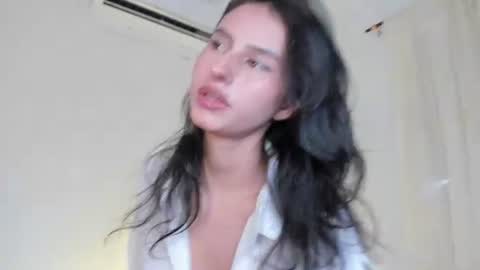 zoe_mrl online show from 06-16-26, 12:41