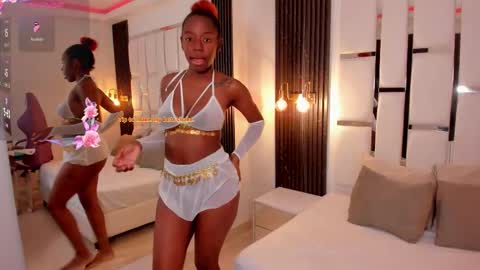 Snapshot of zoe_novakk chatting on 11-07-25, 02:50 Zoe Novakk online show from 11-07-25, 02:50