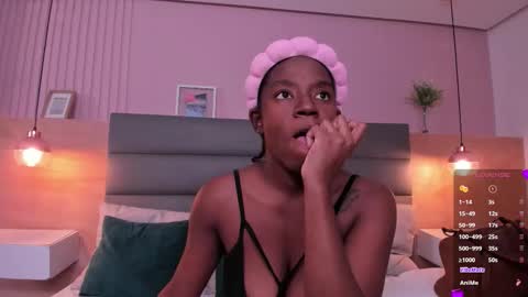 Snapshot of zoe_novakk chatting on 11-17-25, 08:25 Zoe Novakk online show from 11-17-25, 08:25