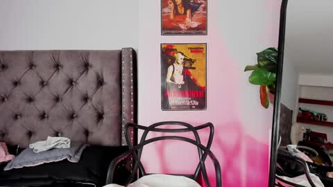 Zoe Olsen online show from 01-14-25, 03:26