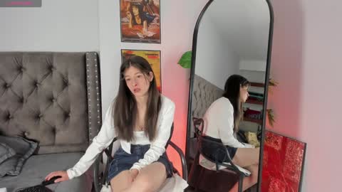 Zoe Olsen online show from 02-01-25, 01:20