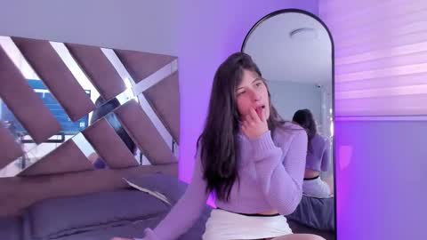 Snapshot of zoe_olsen__ chatting on 02-18-25, 04:05 Zoe Olsen online show from 02-18-25, 04:05