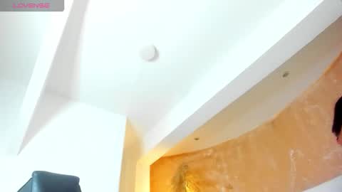 zoe_rose4 online show from 09-21-25, 07:48