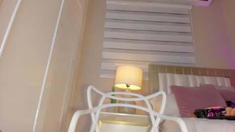 Snapshot of zoe_sky_ chatting on 01-25-25, 11:34 Hi guys i am Zoe online show from 01-25-25, 11:34