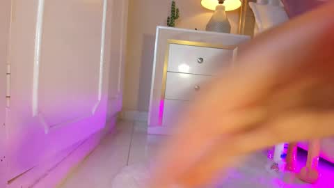 Snapshot of zoe_sky_ chatting on 03-11-25, 05:46 Hi guys i am Zoe online show from 03-11-25, 05:46