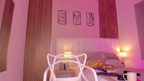 Snapshot of zoe_sky_ chatting on 11-08-25, 11:32 Hi guys i am Zoe online show from 11-08-25, 11:32