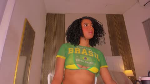 Hi guys i am Zoe  online show from 02-20-26, 11:32