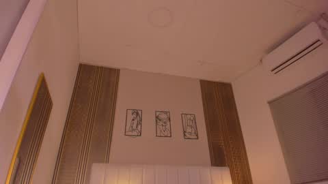 Hi guys i am Zoe  online show from 02-26-26, 11:53