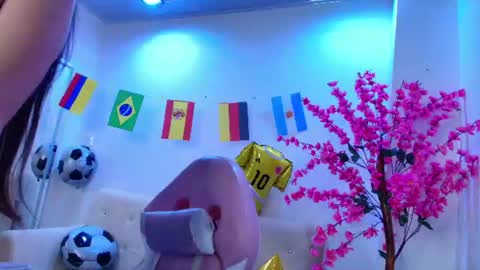 Snapshot of zoe_swan chatting on 06-17-26, 11:12 Zoe online show from 06-17-26, 11:12