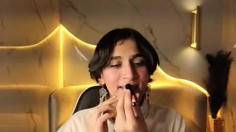 Zoe online show from 11-25-25, 12:27