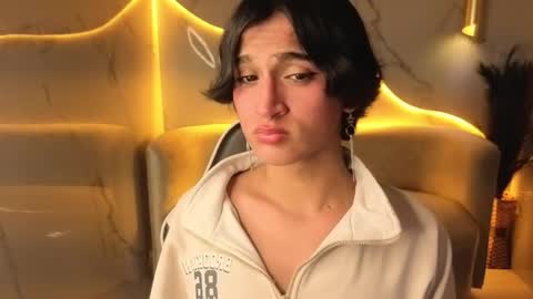 Zoe online show from 12-02-25, 08:04