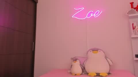 zoecams online show from 04-22-26, 06:31