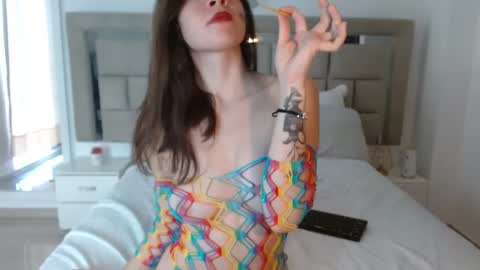 Snapshot of zoecruzz chatting on 01-22-25, 02:14 ZOE online show from 01-22-25, 02:14