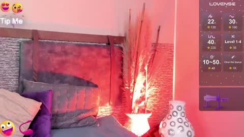 Zoe online show from 02-05-25, 01:44