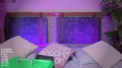 Snapshot of zoee_23 chatting on 06-24-26, 10:58 Zoe online show from 06-24-26, 10:58
