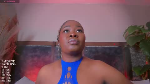 Snapshot of zoee_23 chatting on 07-12-26, 11:56 Zoe online show from 07-12-26, 11:56