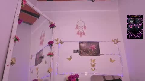 Snapshot of zoee_dolcee chatting on 09-15-25, 11:27 Catt online show from 09-15-25, 11:27