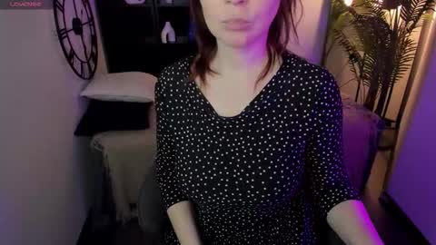 Snapshot of zoeeast chatting on 11-20-25, 01:22 Zoe online show from 11-20-25, 01:22