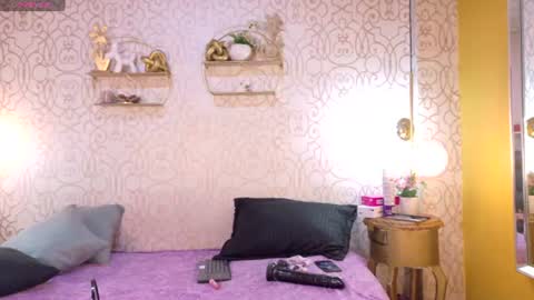 Snapshot of zoeecarter_ chatting on 06-18-26, 12:20 zoeecarter_ online show from 06-18-26, 12:20