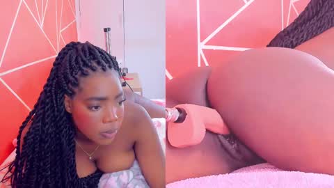 Snapshot of zoeethompson_cm chatting on 02-15-25, 06:55 online show from 02-15-25, 06:55