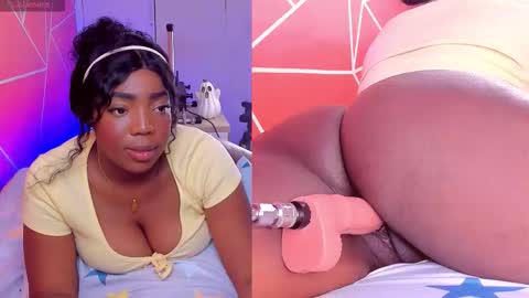 Snapshot of zoeethompson_cm chatting on 10-07-25, 11:07 online show from 10-07-25, 11:07