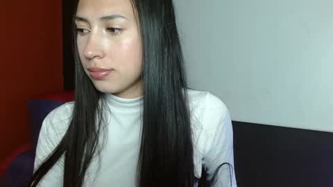 Snapshot of zoegp chatting on 12-10-24, 04:02 Laura online show from 12-10-24, 04:02