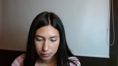 Snapshot of zoegp chatting on 12-22-24, 11:31 Laura online show from 12-22-24, 11:31