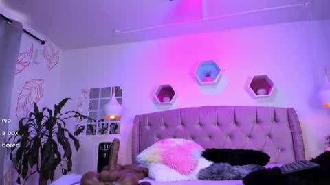 Zoe online show from 01-07-25, 05:20