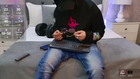 Zoe Krug online show from 12-22-25, 07:22