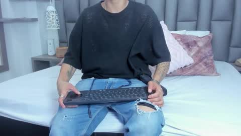 Zoe Krug online show from 02-19-26, 12:12