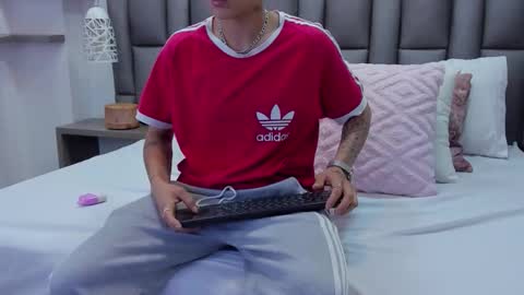 Zoe Krug online show from 03-03-26, 12:11