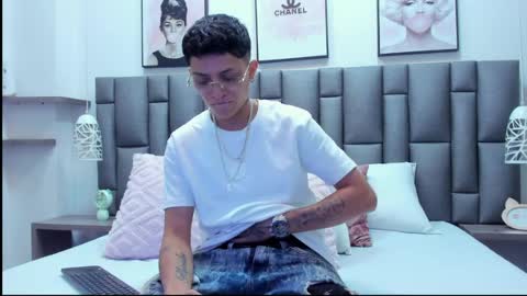 Zoe Krug online show from 04-10-26, 12:32