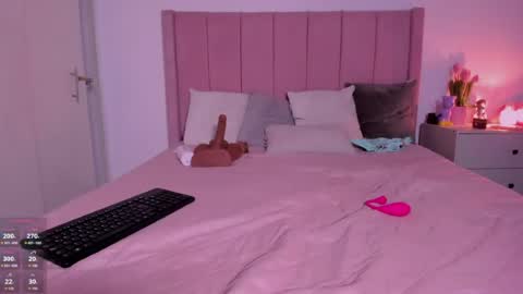 CuteZoe online show from 07-21-26, 07:22
