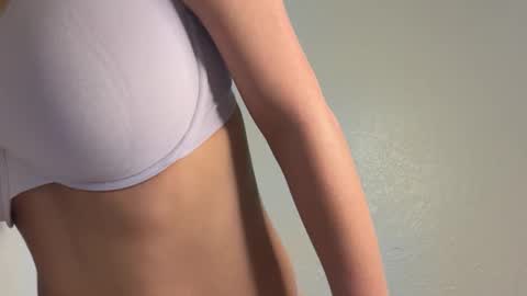 zoepriceee online show from 03-10-26, 10:04