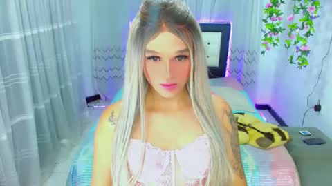 zoeschmmit online show from 06-05-26, 11:43