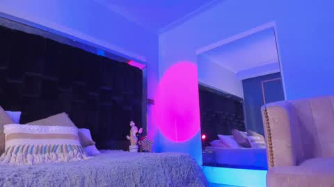 zoevidal_ online show from 02-28-25, 11:47